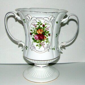 Royal Albert OLD COUNTRY ROSES Handled GRANDEUR VASE 9" Exc Condition